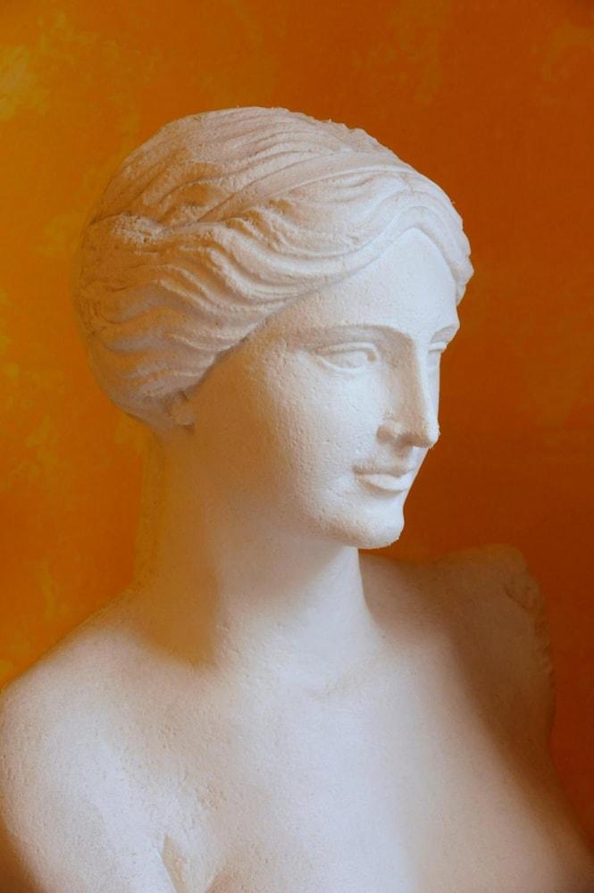 ホテル オーリアン ポルト ドゥ ヴェルサイユ パリ エクステリア 写真